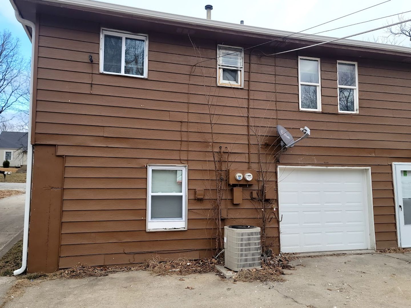 Kansas City Apartment: 5707-5709 NE 51st Street