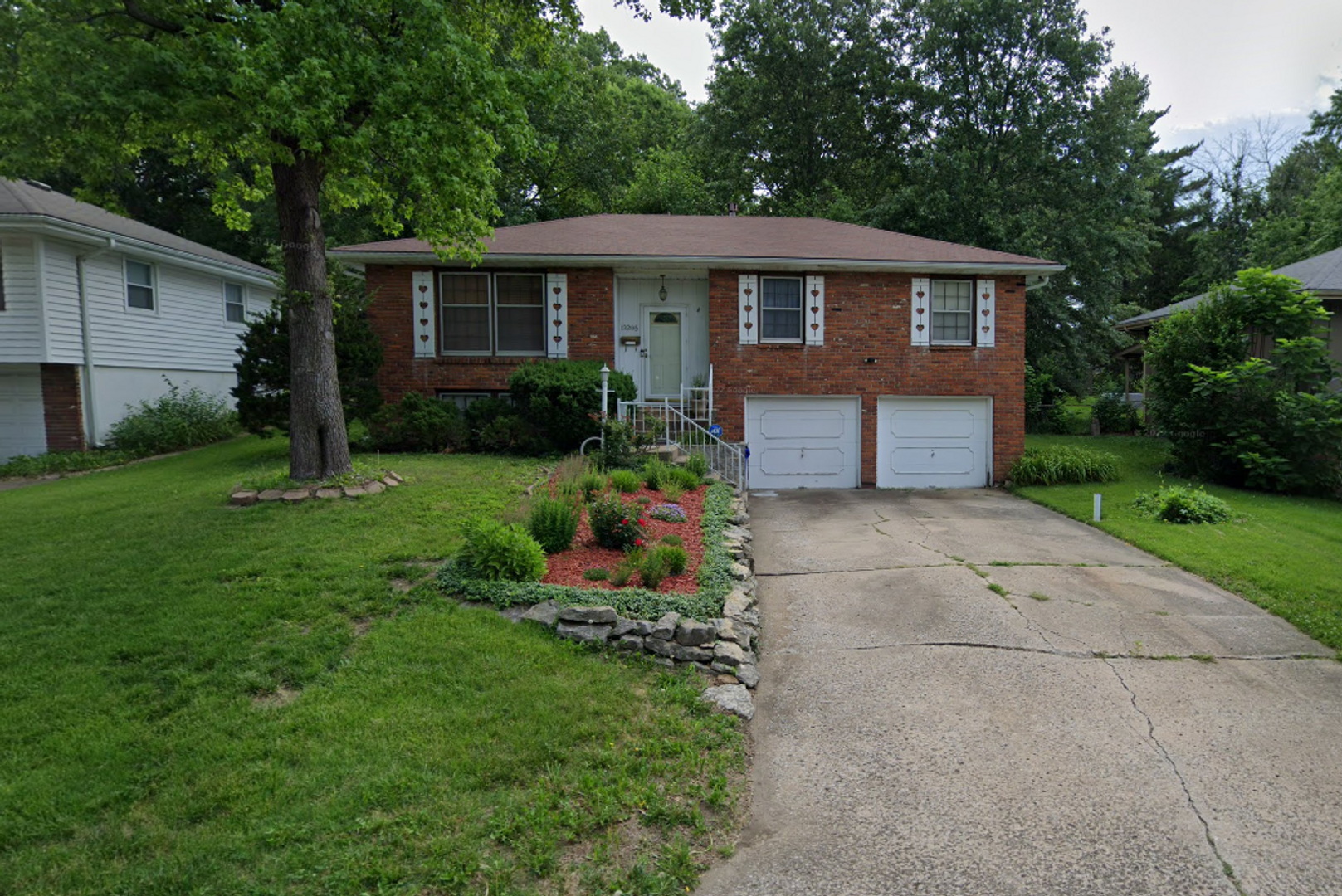 Grandview House: 13205 Craig Ave