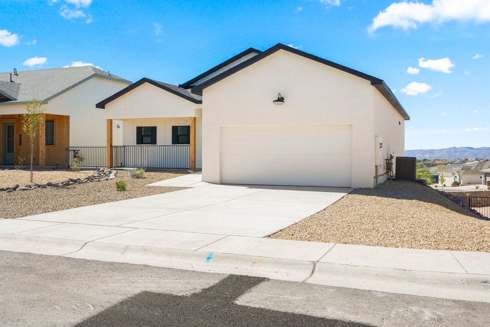 Las Cruces House: 4025 Boardwalk Road