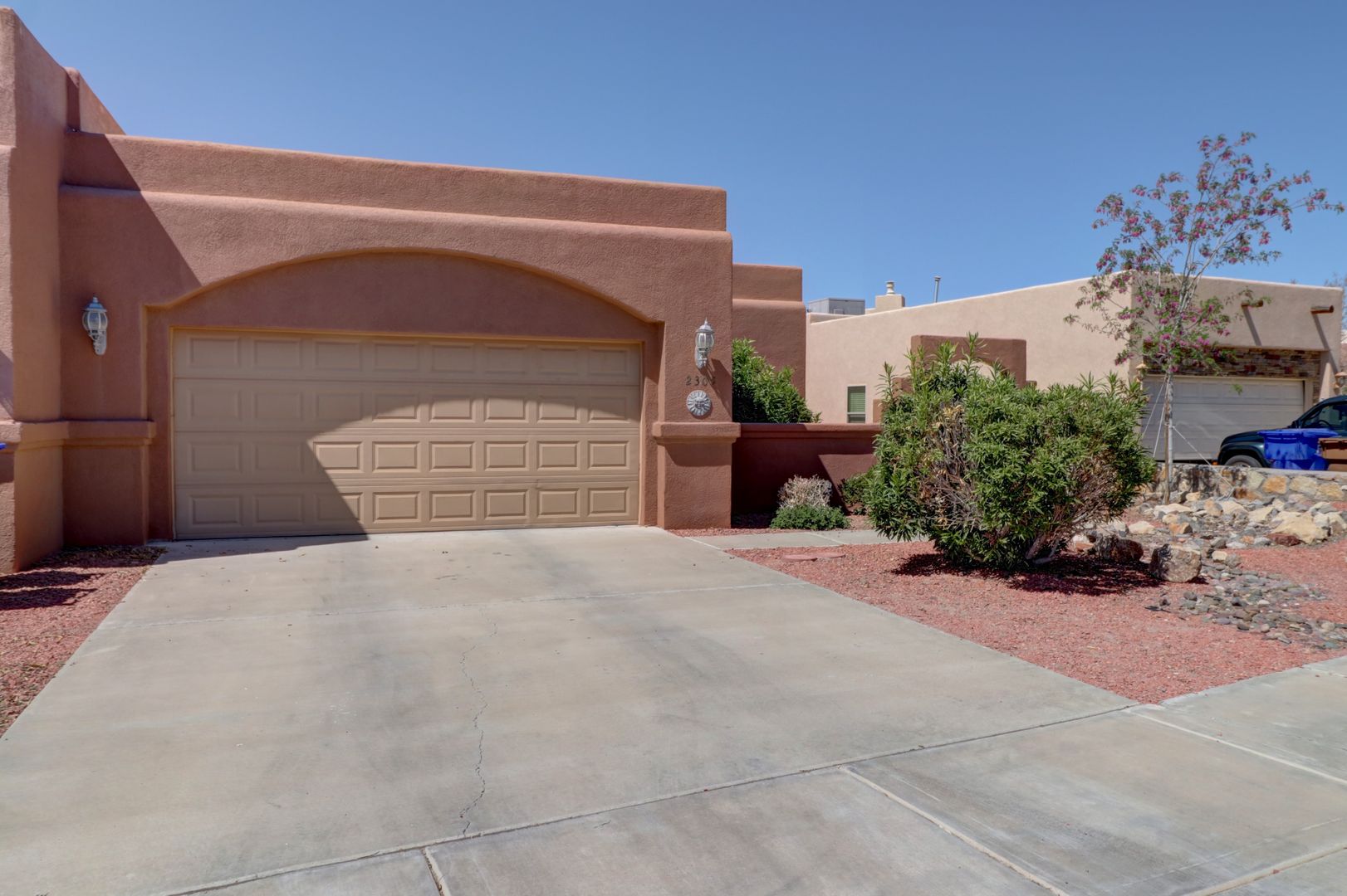 Las Cruces House: 2305 Santo Domingo