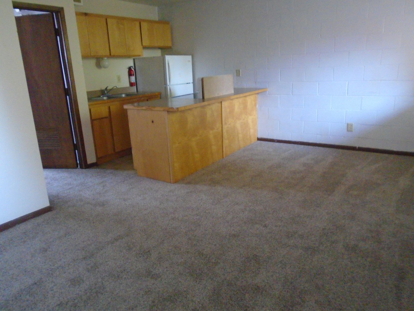 Owatonna Apartment: 422 N Cedar Ave