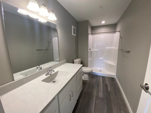 Listing photo thumbnail