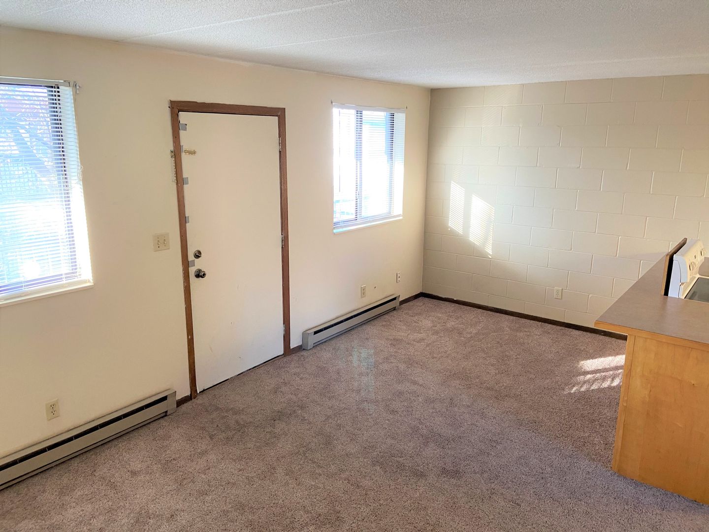 Owatonna Apartment: 422 N Cedar Ave
