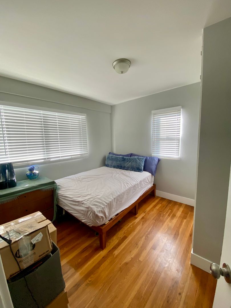 Las Vegas Apartment: 225 S 10th St