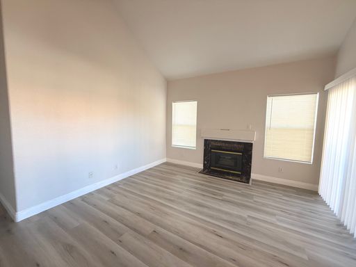 SPACIOUS 2BED/2BATH CONDO WITH A LOFT AND 1 CAR GARAGE – photo 1