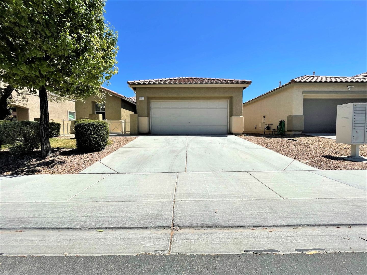 North Las Vegas House: 2121 Silvereye St