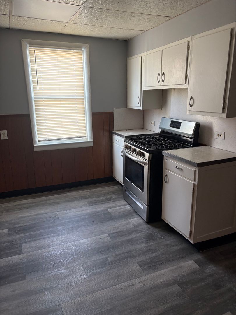 Green Island Apartment: 26 James St.