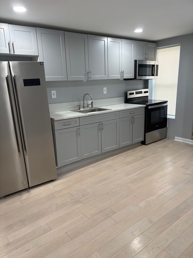 Cohoes Apartment: 5 Whitehall St.