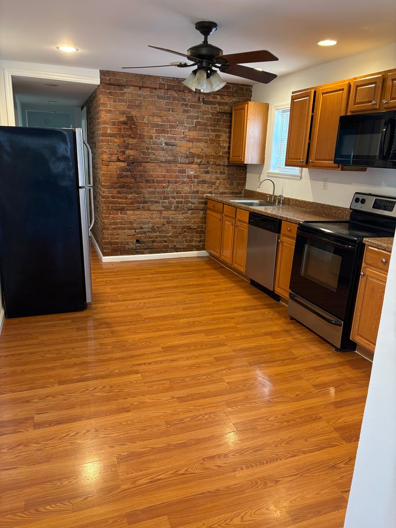 Watervliet Apartment: 2410 3rd Avenue