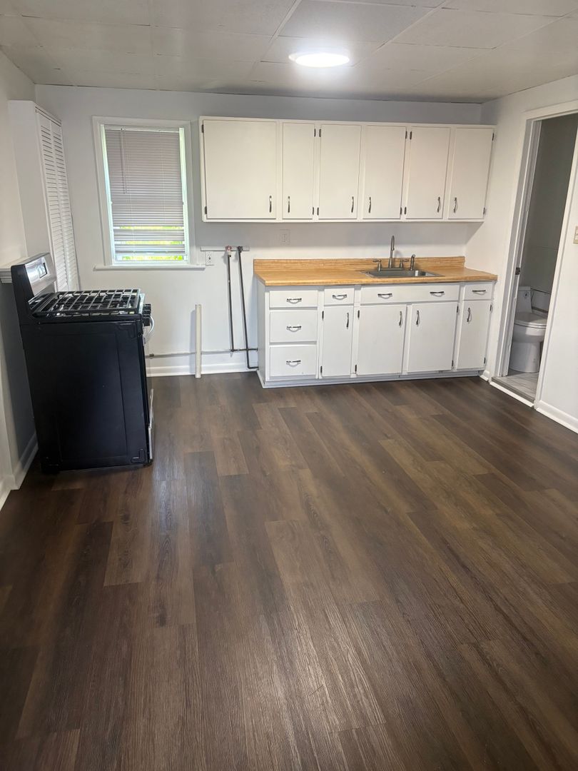 Watervliet Apartment: 2317 4th Avenue