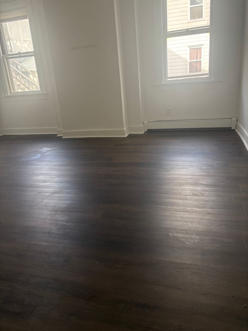 Waterford Apartment: 36 2nd St.