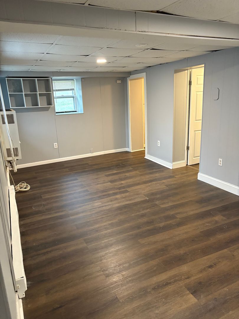 Cohoes Apartment: 64 Lincoln Ave