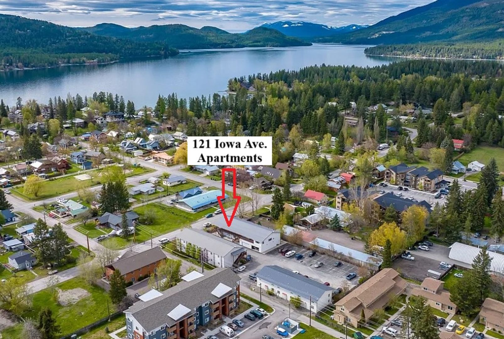 Whitefish Apartment: 121 Iowa Ave.