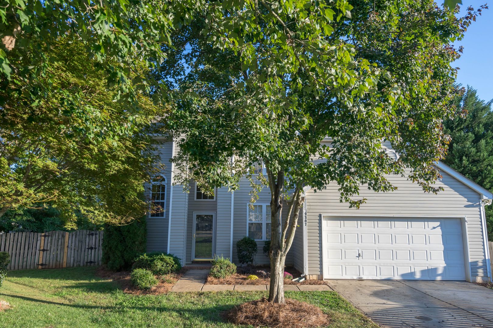 Charlotte House: 9307 Winston Hall Court
