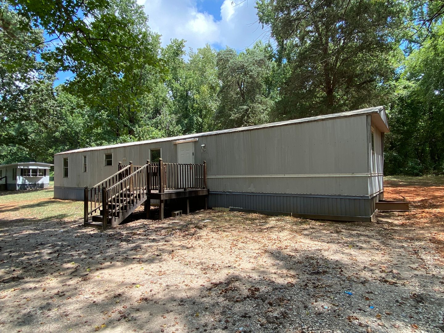 Lancaster House: 1564 Riverside Road