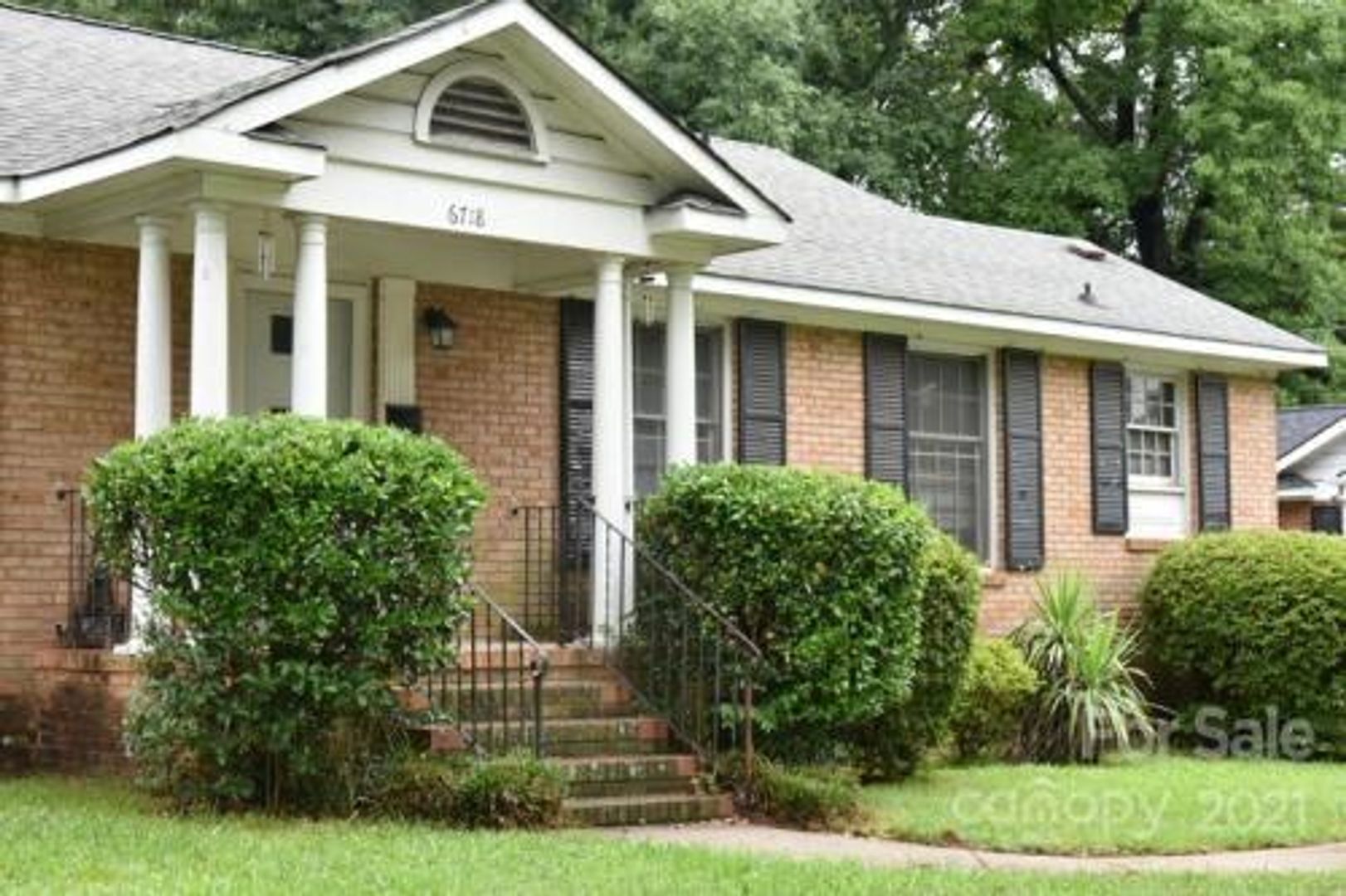 Charlotte Apartment: 6718 Woodstream Dr