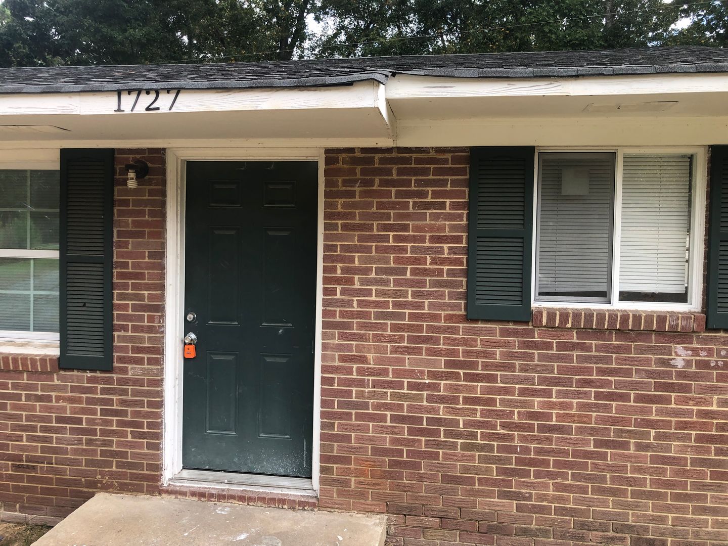 Lancaster Apartment: 1727 Old Lynwood Circle