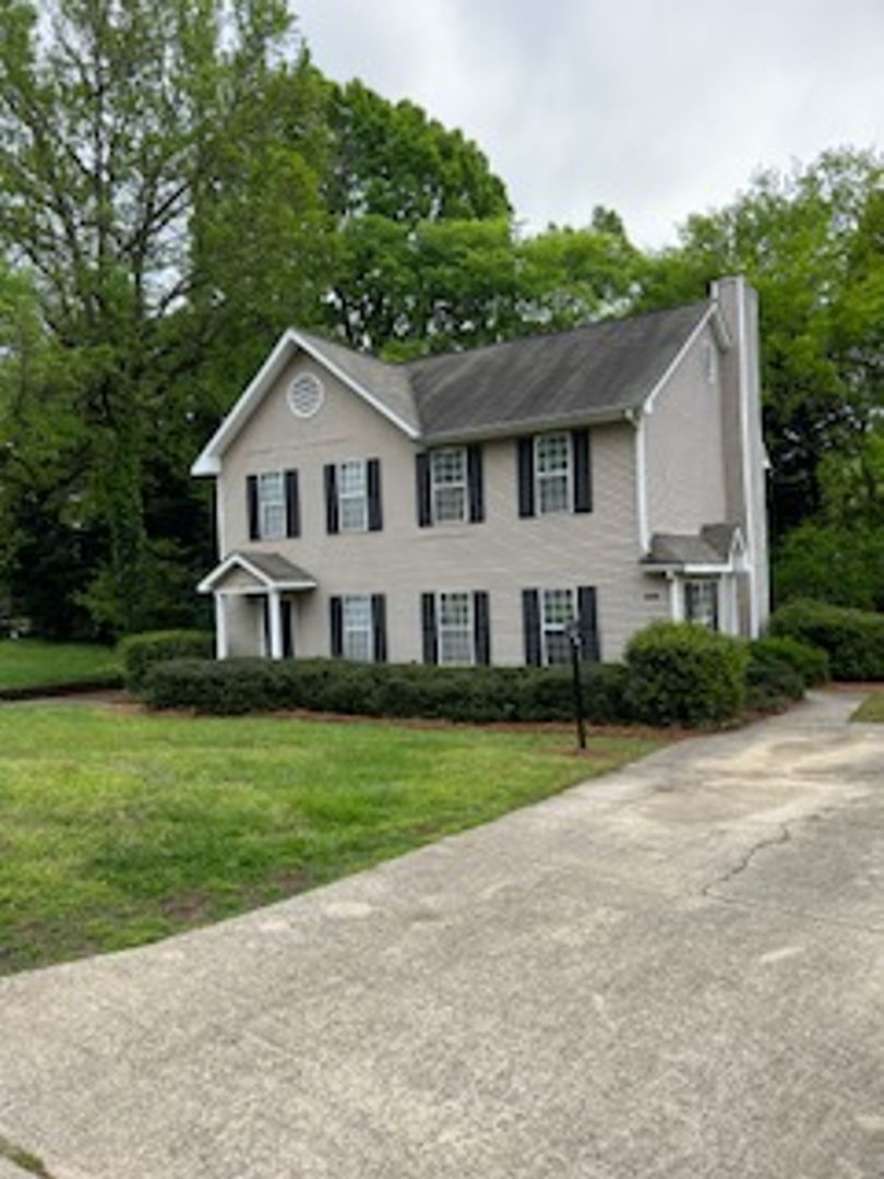 Charlotte Apartment: 826 Selwyn Place Road