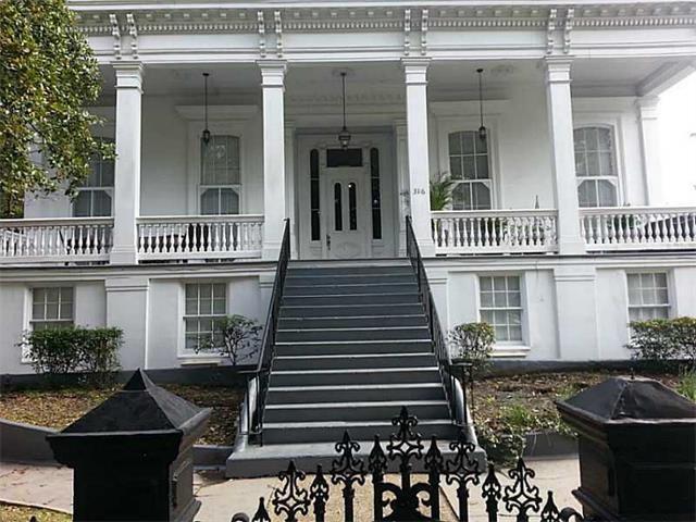 New Orleans Apartment: 3116 Prytania St.