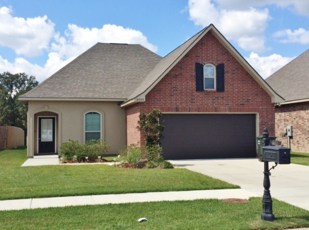 Prairieville House: 16325 Timberstone Dr