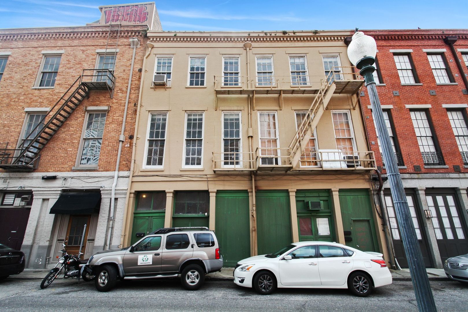 New Orleans Apartment: 508 Natchez St. - Units A & B
