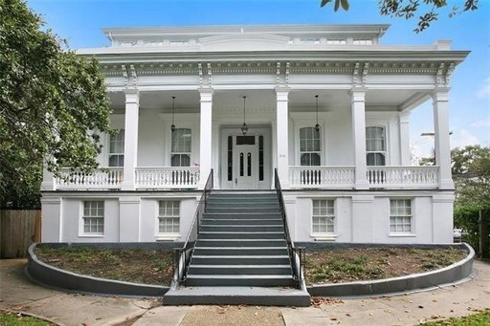 New Orleans Apartment: 3116 Prytania St.