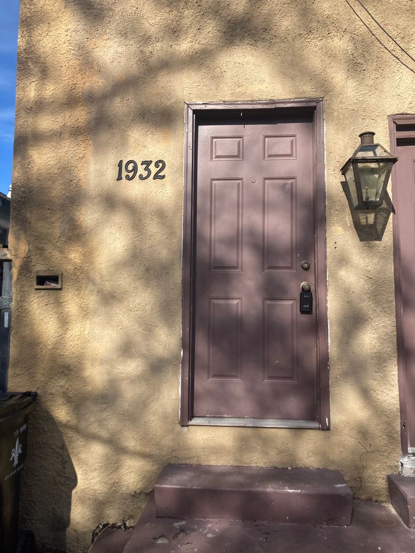 New Orleans Apartment: 1932-34 Burdette St.