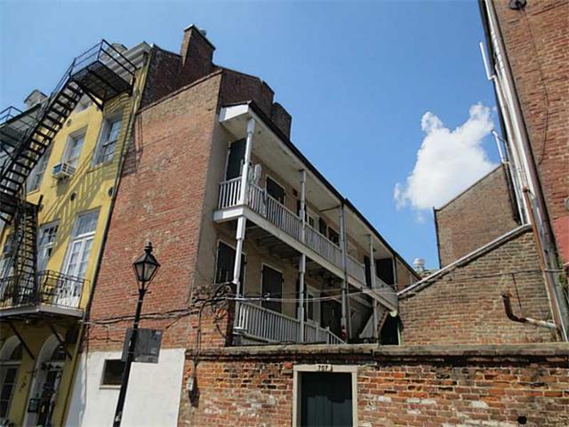 New Orleans Apartment: 707 Toulouse St.