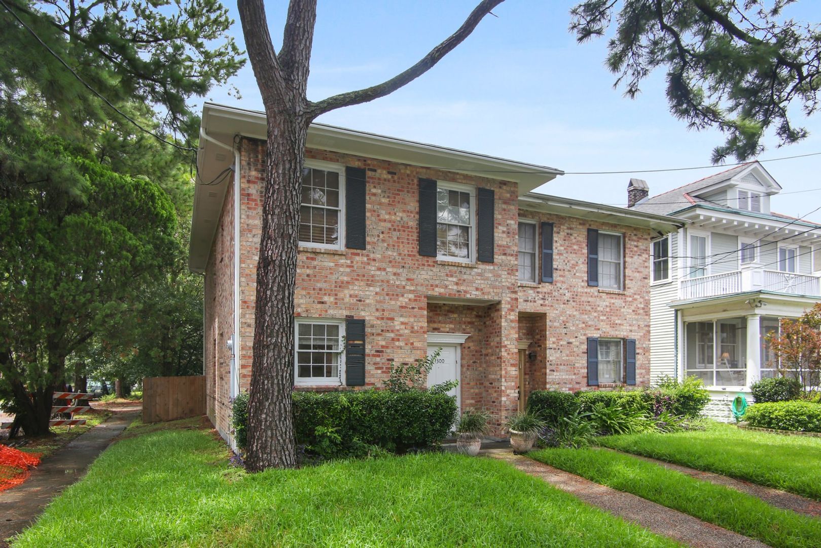 New Orleans House: 1300 Broadway St.