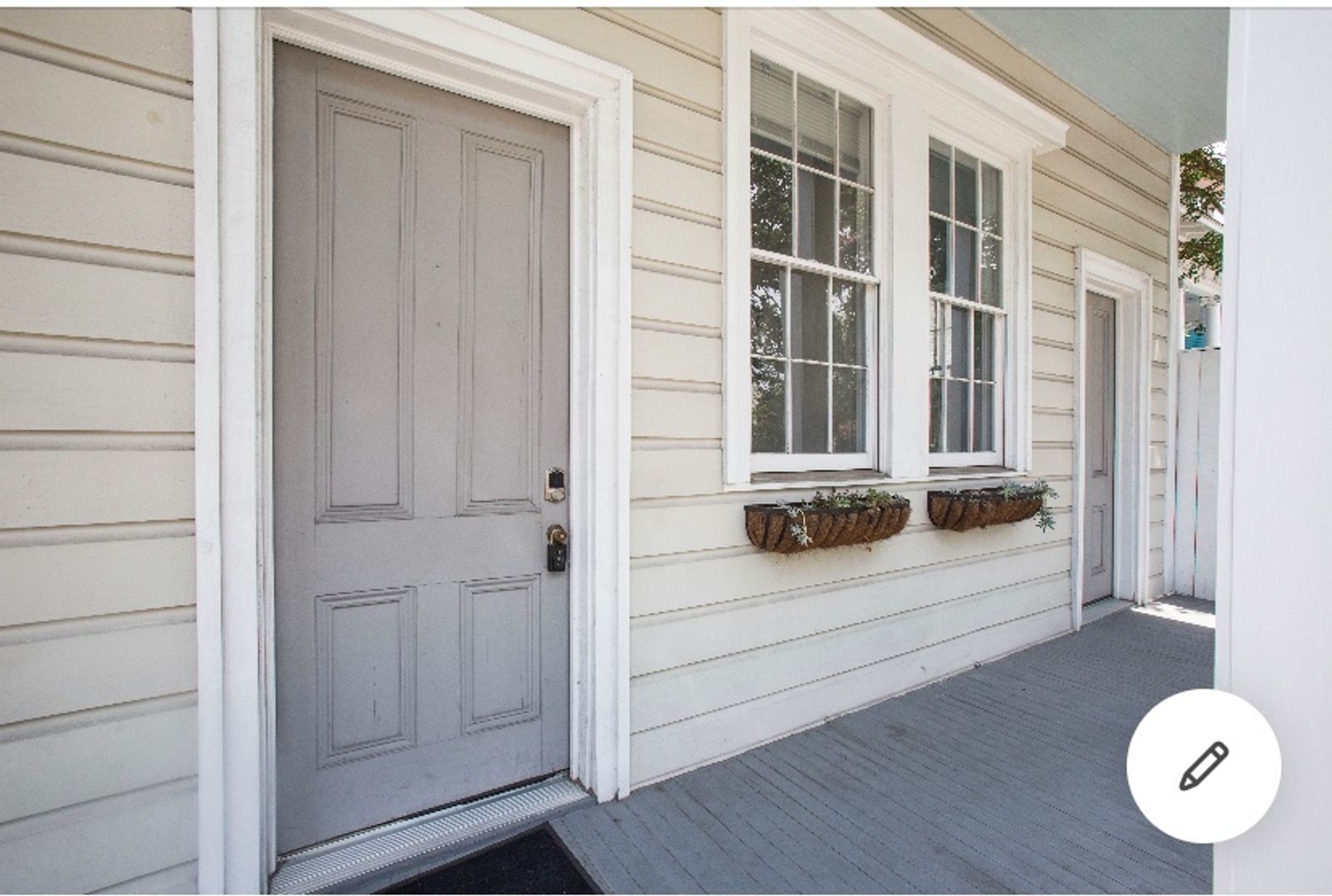 New Orleans House: 1544 Camp St. #1
