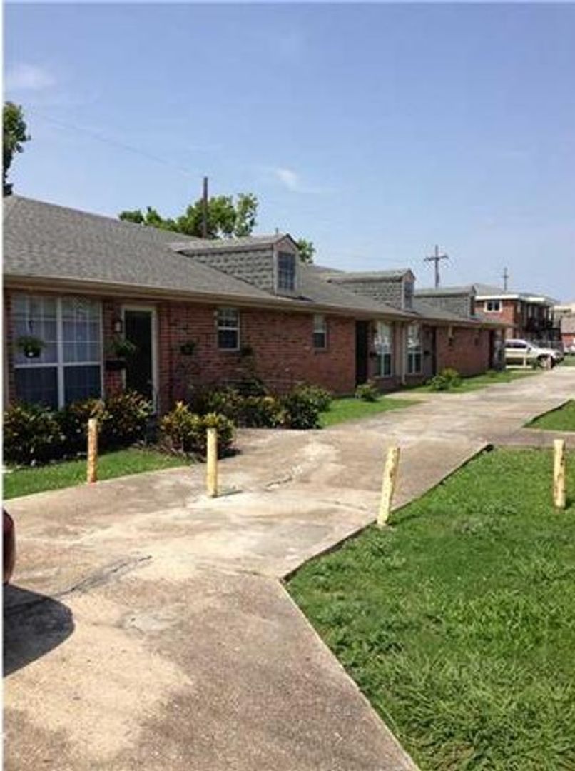 New Orleans Apartment: 4110-12 St. Bernard Ave