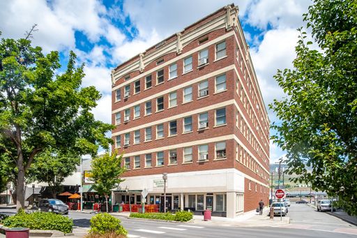 Downtown Office Available for Rent!