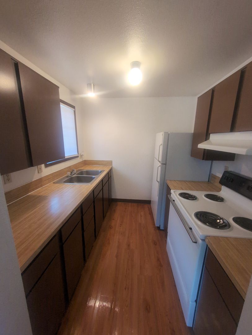 Moscow Apartment: 231 Lauder Avenue