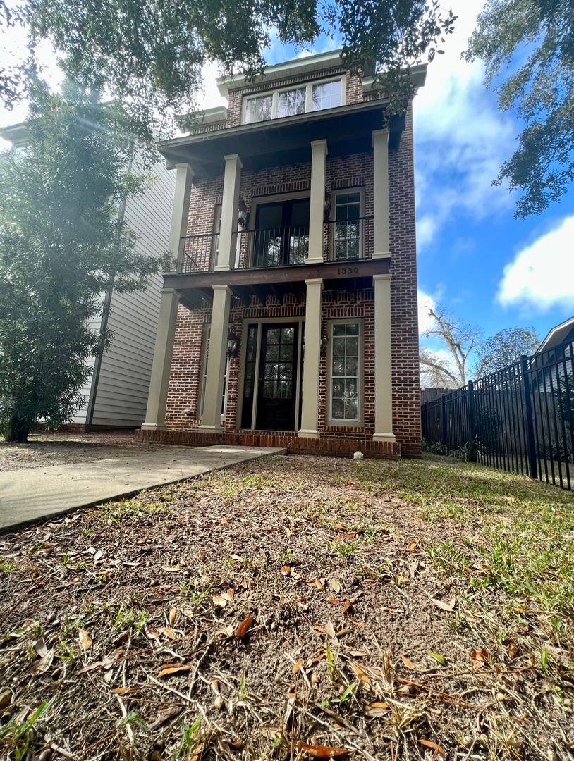 Tallahassee House: 1330 N Duval Street