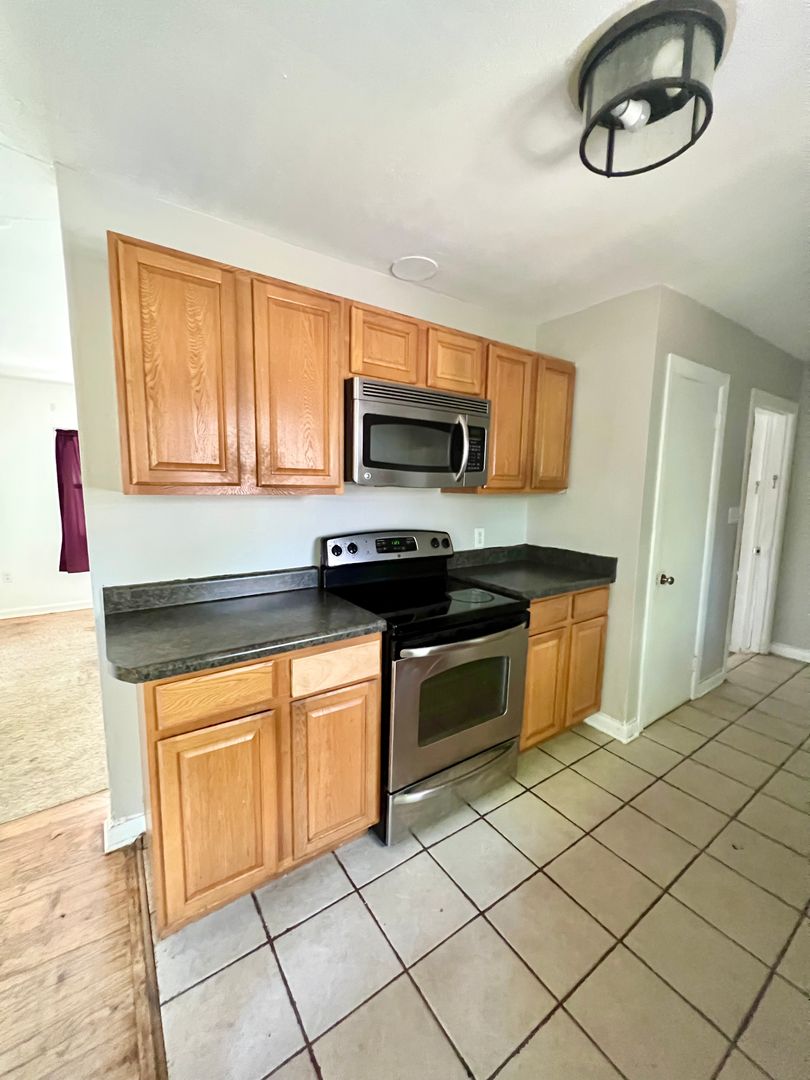 Tallahassee House: 422 Fairbanks Drive