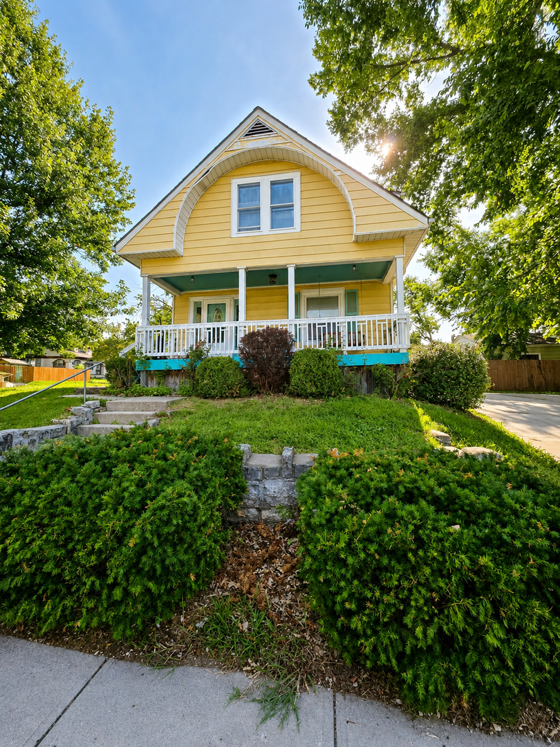 Independence House: 323 N River Blvd