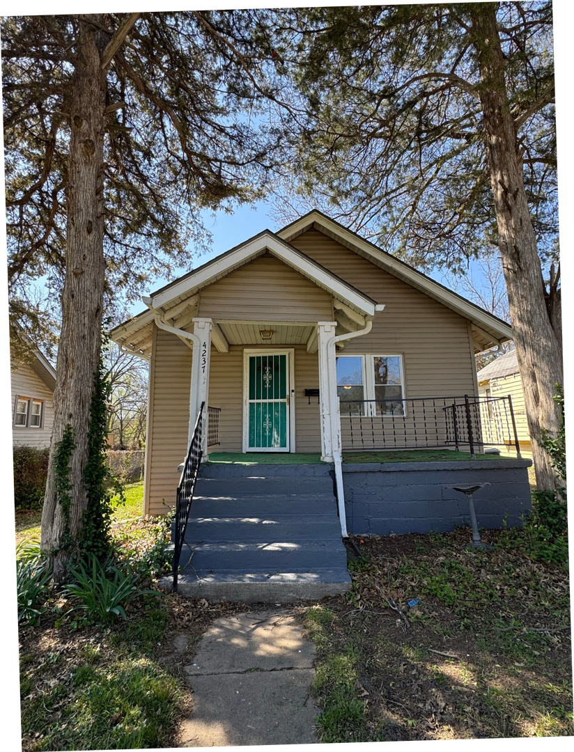 Kansas City House: 4237 E 62nd St