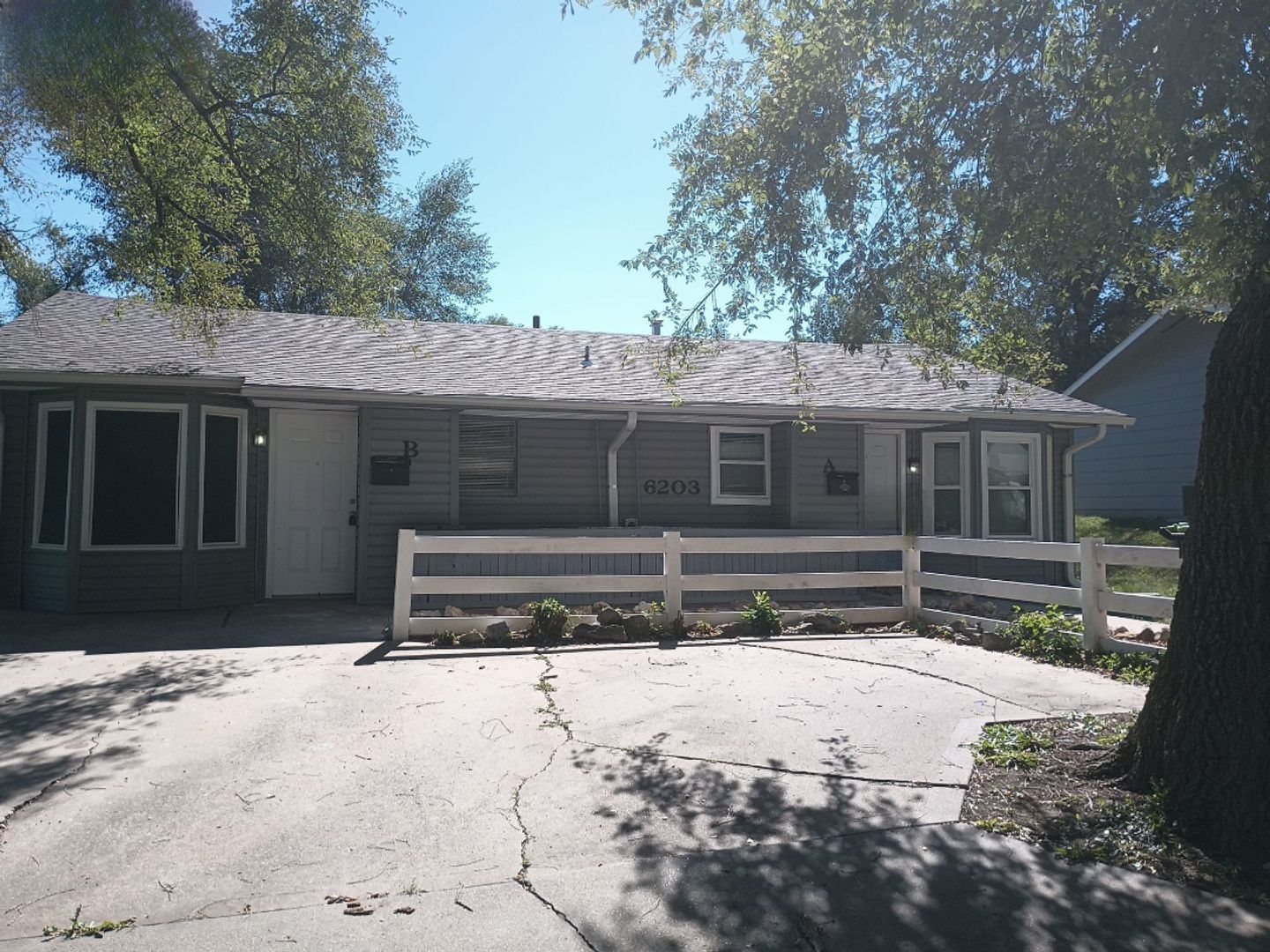 Grandview House: 6203 E 152nd Terr, B