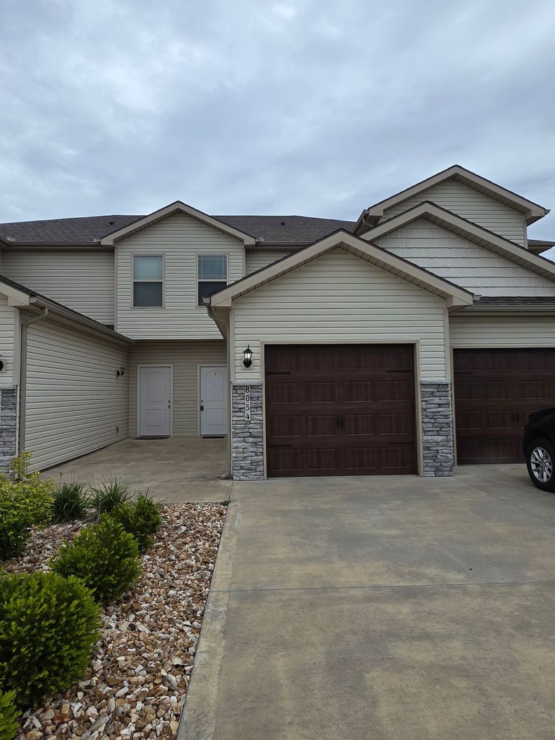 Blue Springs House: 8054 SW 4th Street