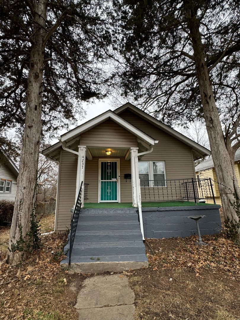 Kansas City House: 4237 E 62nd St