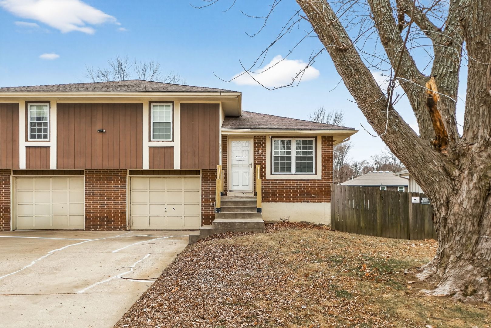 Blue Springs Townhome: 1802 SW Sunset Ave