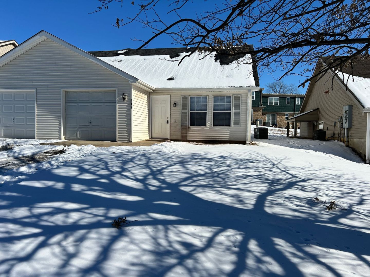 Independence House: 647 N Queen Ridge Ct