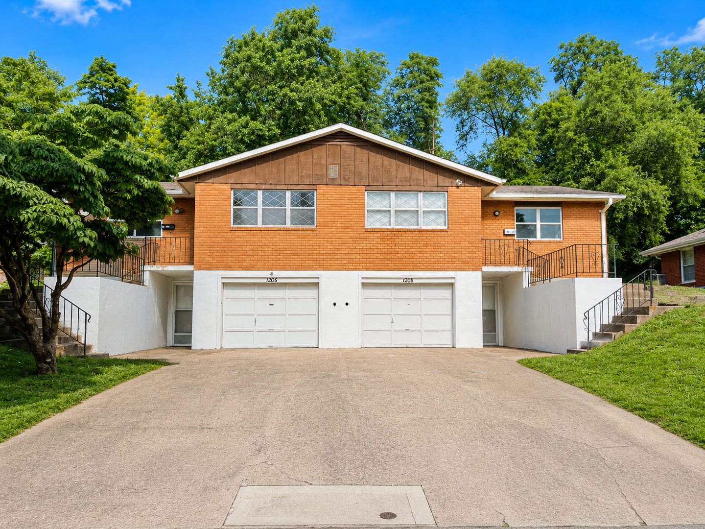 Independence House: 1206  N Cottage Street