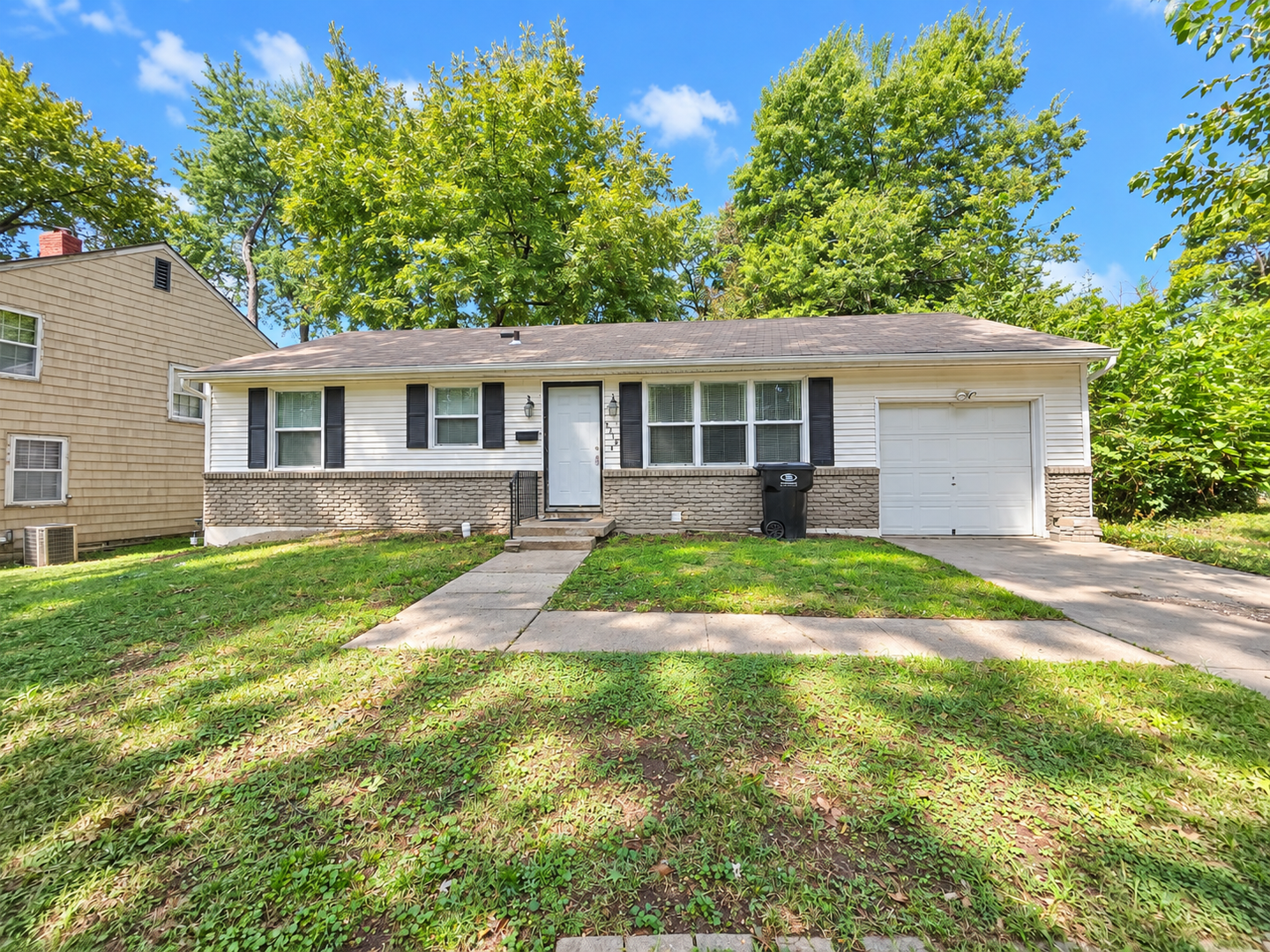 Raytown House: 6912 Laurel Ave