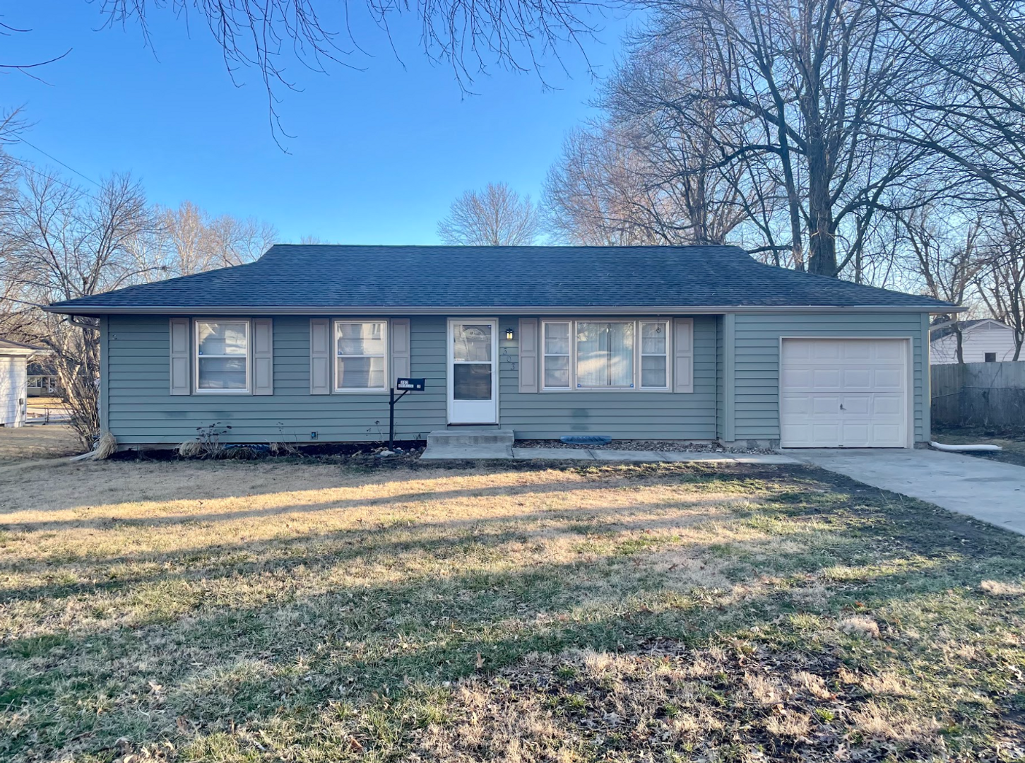 Belton House: 303 Brookside Dr.