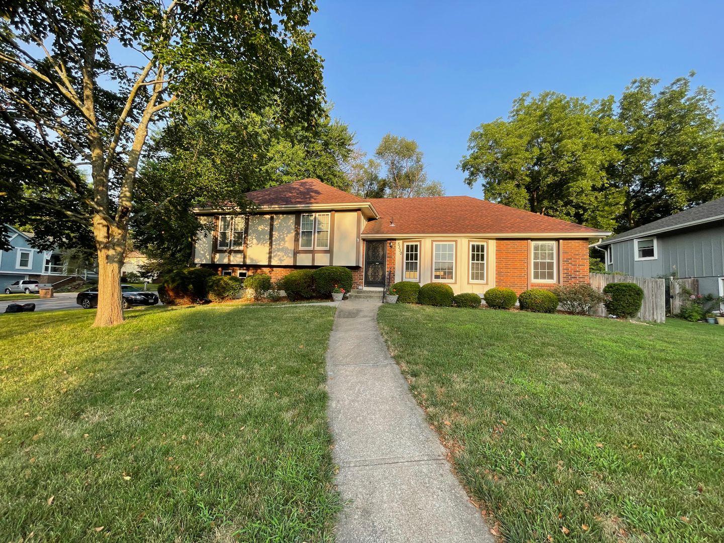 Kansas City House: 5330 Westridge Rd