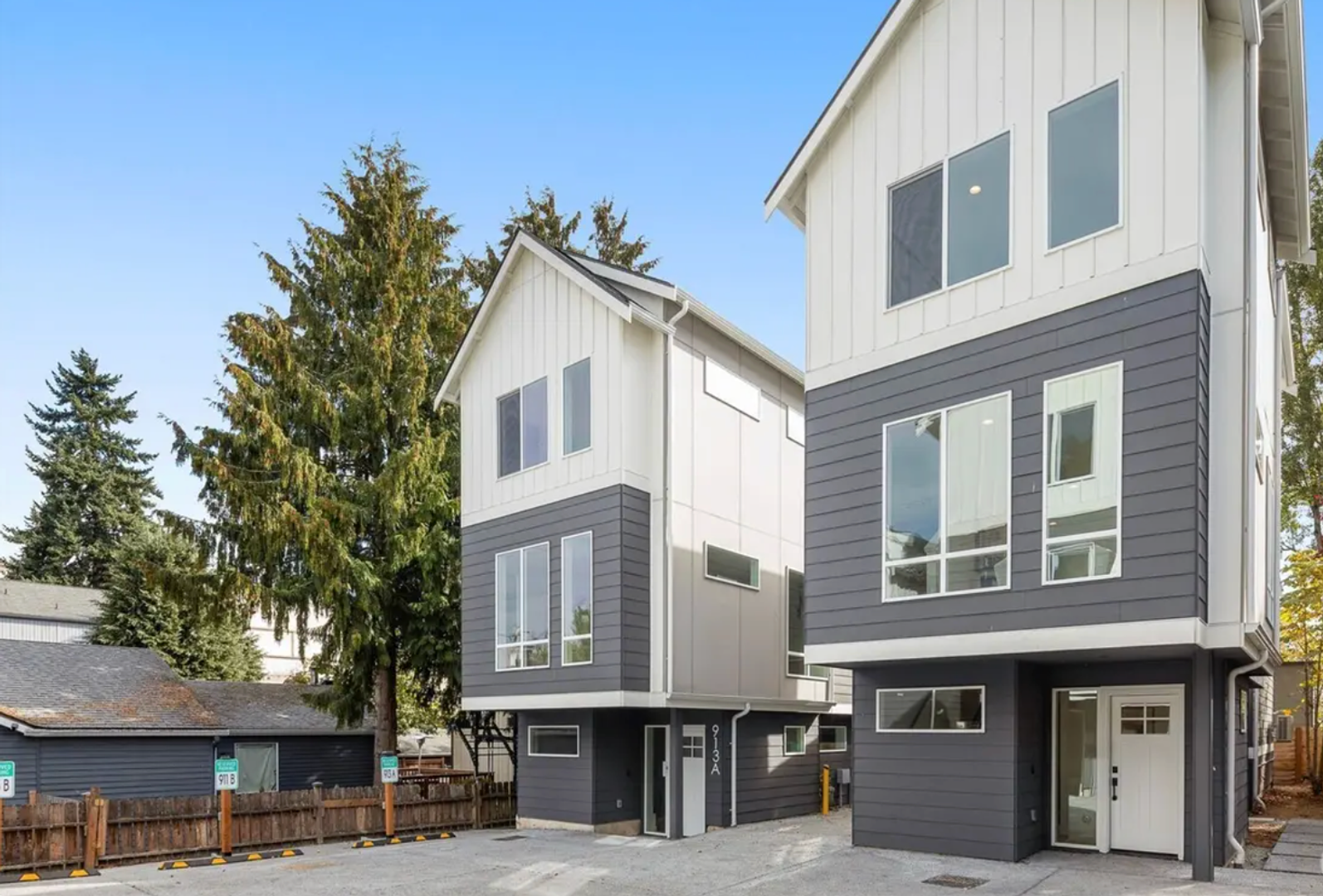 Seattle Apartment: 911-B and 913-B N 98th St