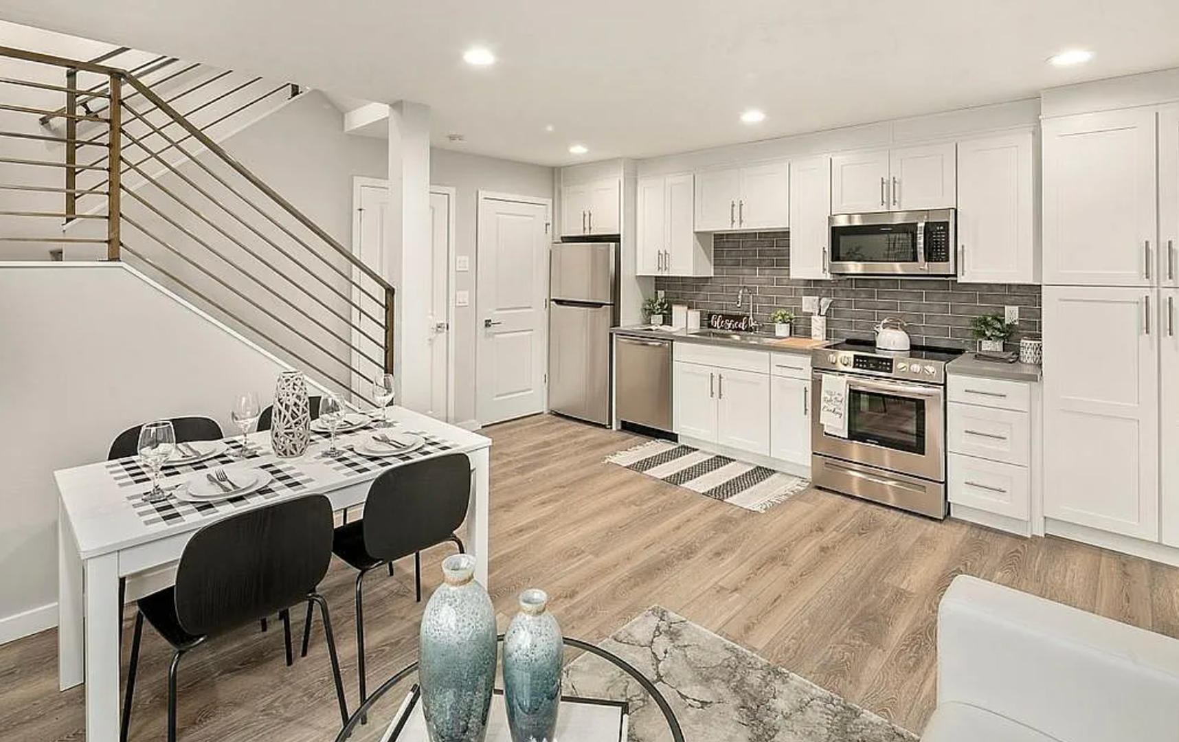 Seattle House: 537 S Sullivan St Unit D