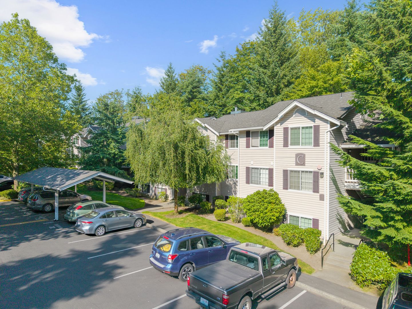 Lake Forest Park Apartment: 19230 Forest Park Dr NE #110