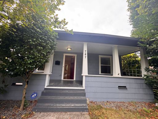 747 S Henderson St – photo 1